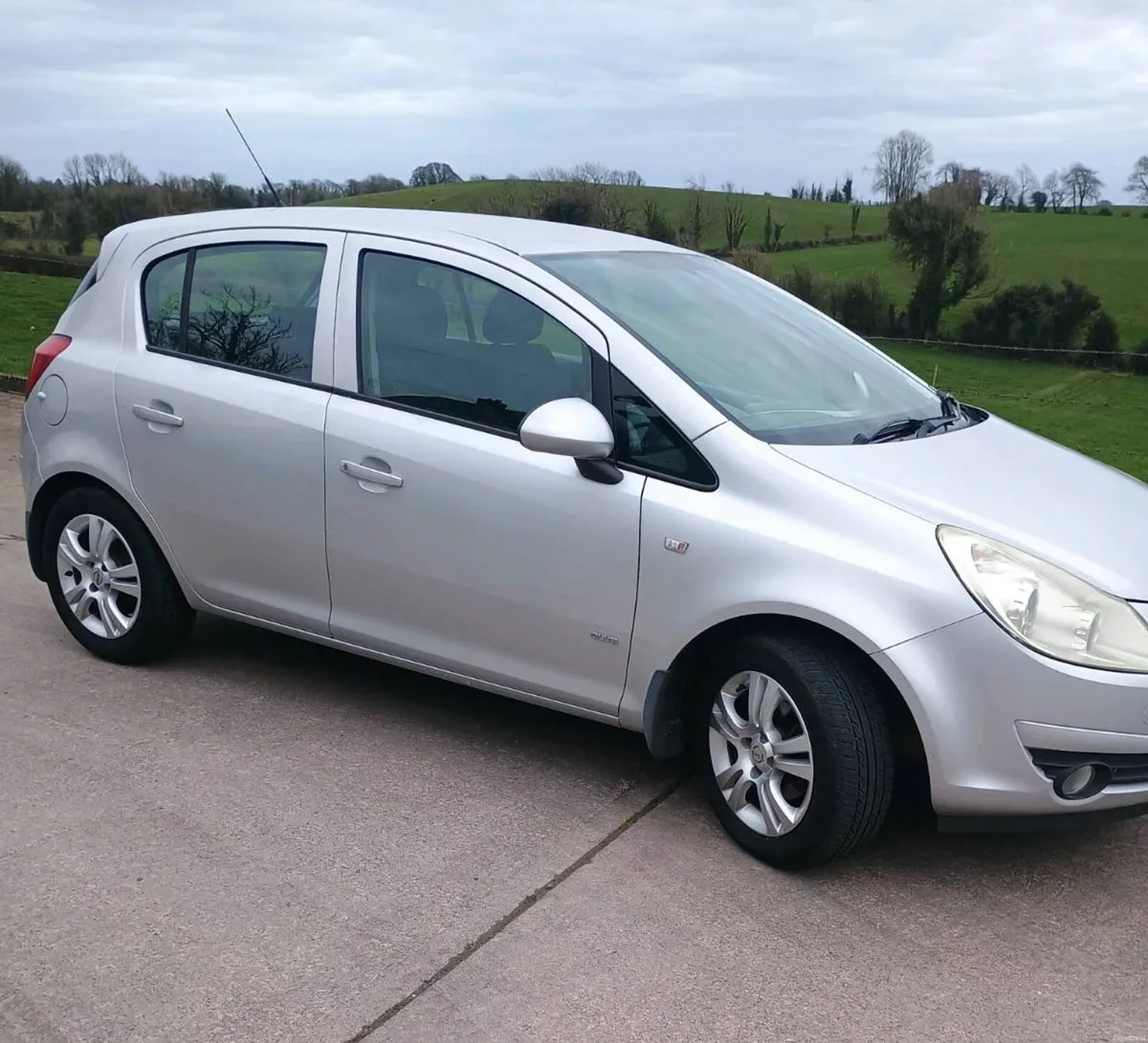 Opel Corsa 1.2 petrol - Image 2