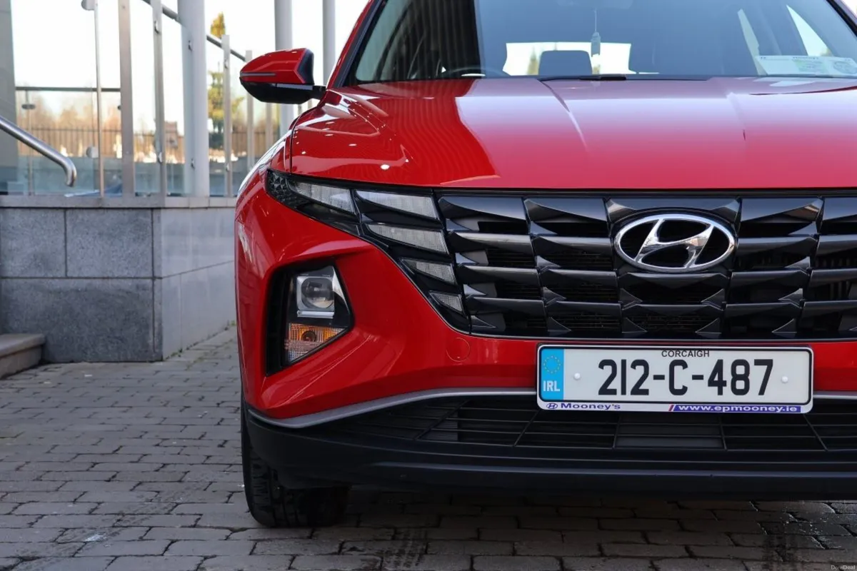 Hyundai Tucson 2WD Executive HEV Auto - Image 4
