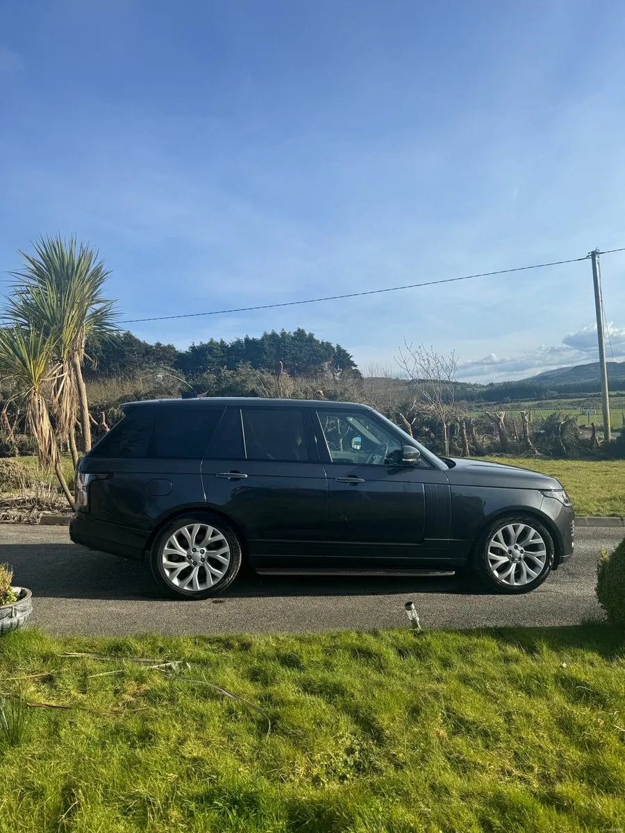 2020 land rover range rover P400E hybrid - Image 5