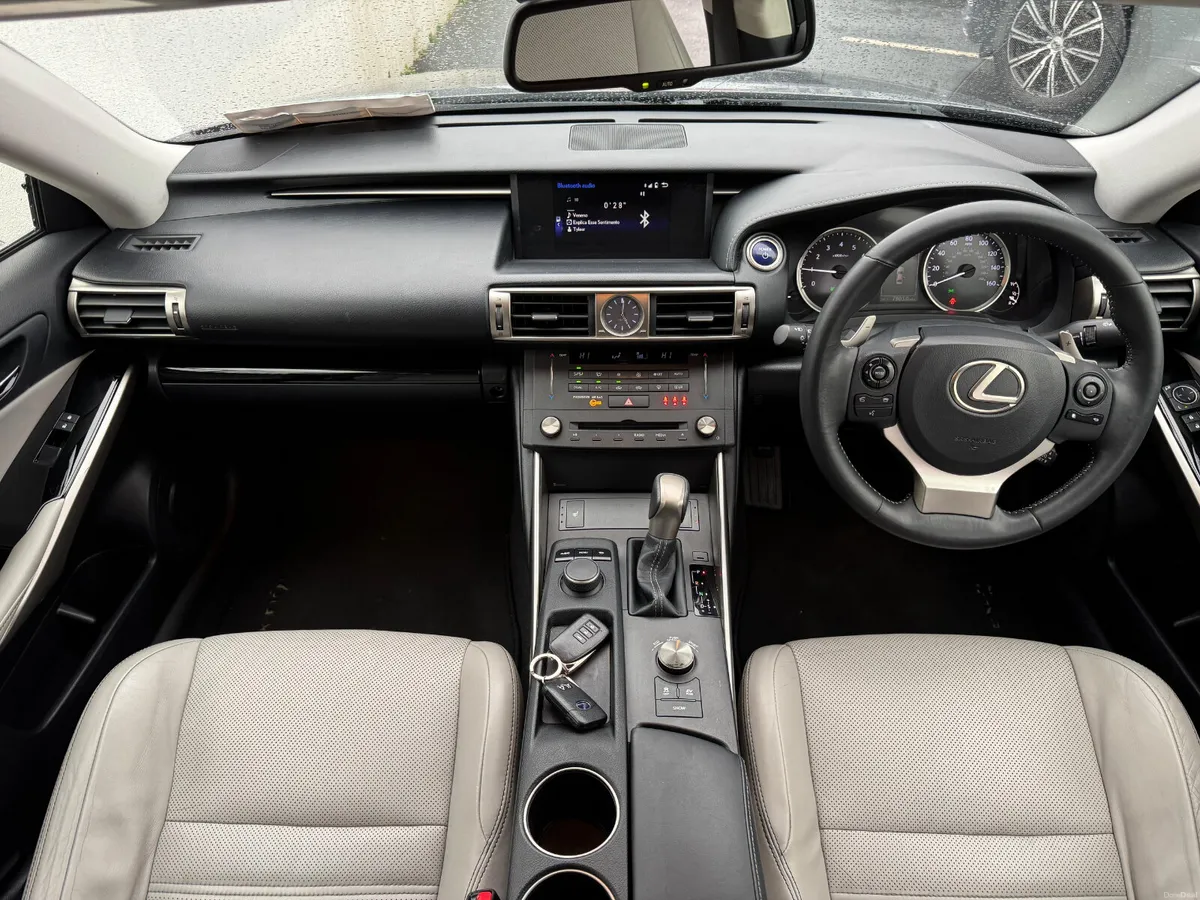 Lexus IS IS300H HYBRID LOW MILEAGE 2014 - Image 2