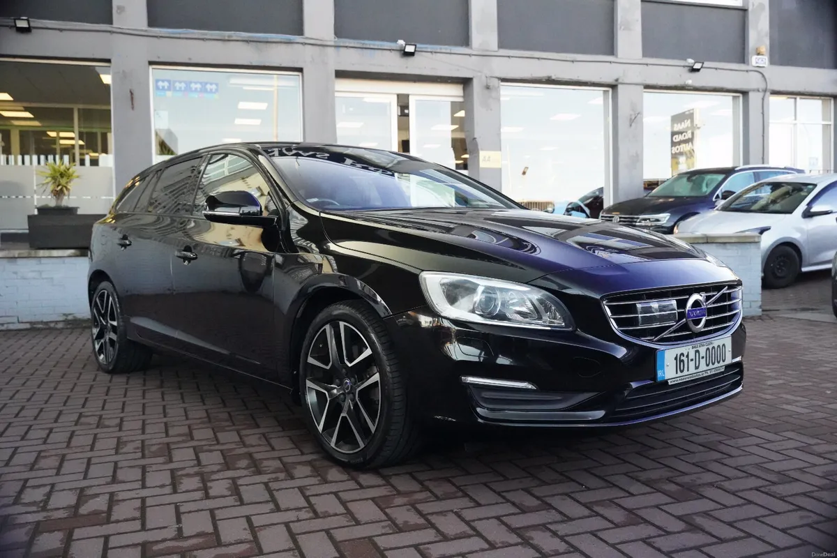 2.0D4 LUXURY EDITION 5DR HATCHBACK AUTOMATIC // 1 - Image 2