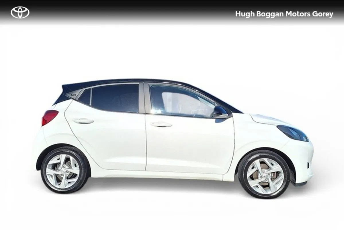 Hyundai i10 DELUXE PLUS 2 TONE ROOF 5DR - Image 3