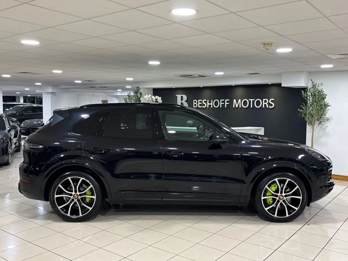 Porsche Cayenne 3.0 V6 E-HYBRID=LOW MILES//HUGE SP - Image 2