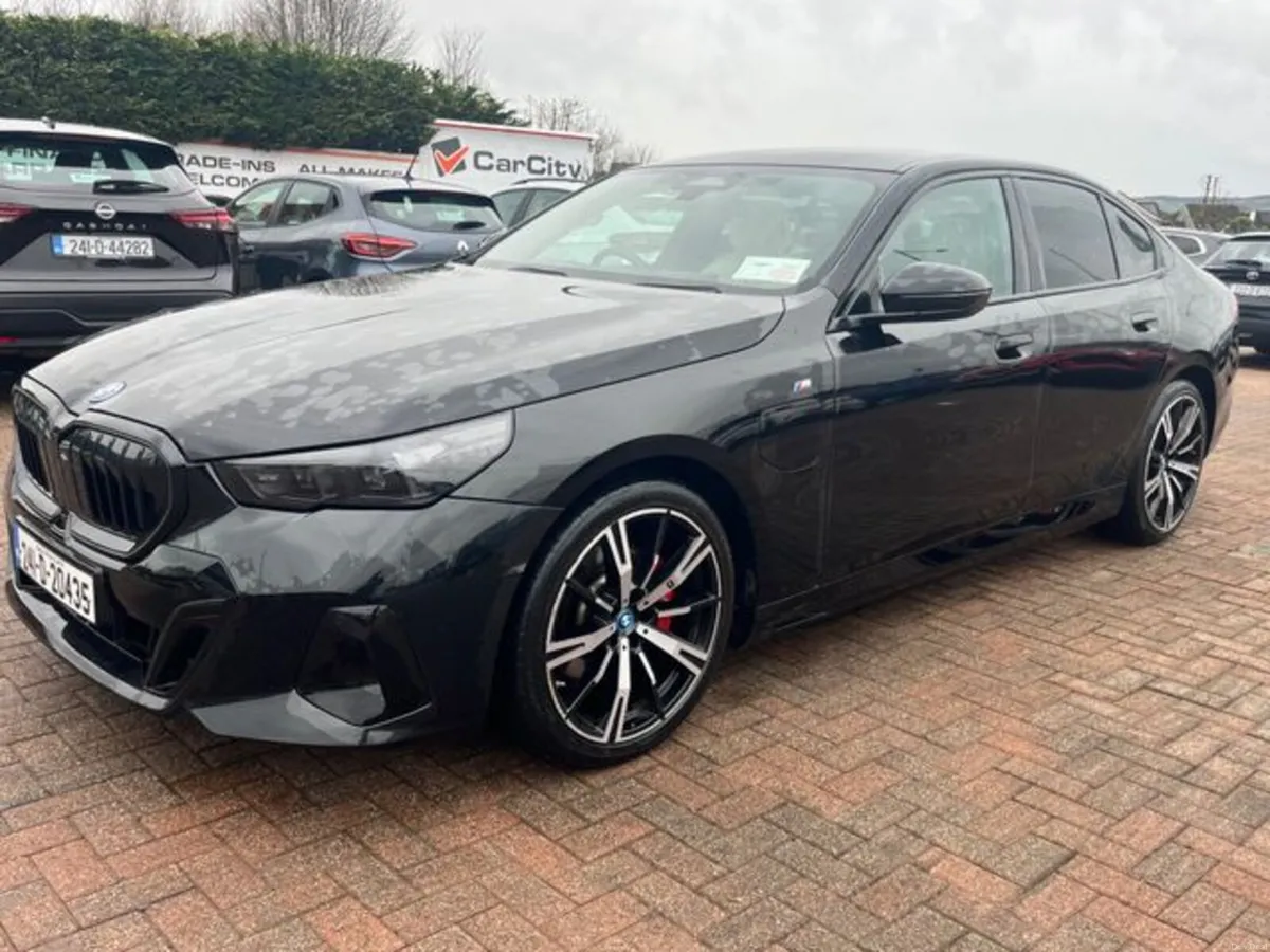 BMW 5-Series 530E M-Sport Auto 292BHP *Huge Spec* - Image 2
