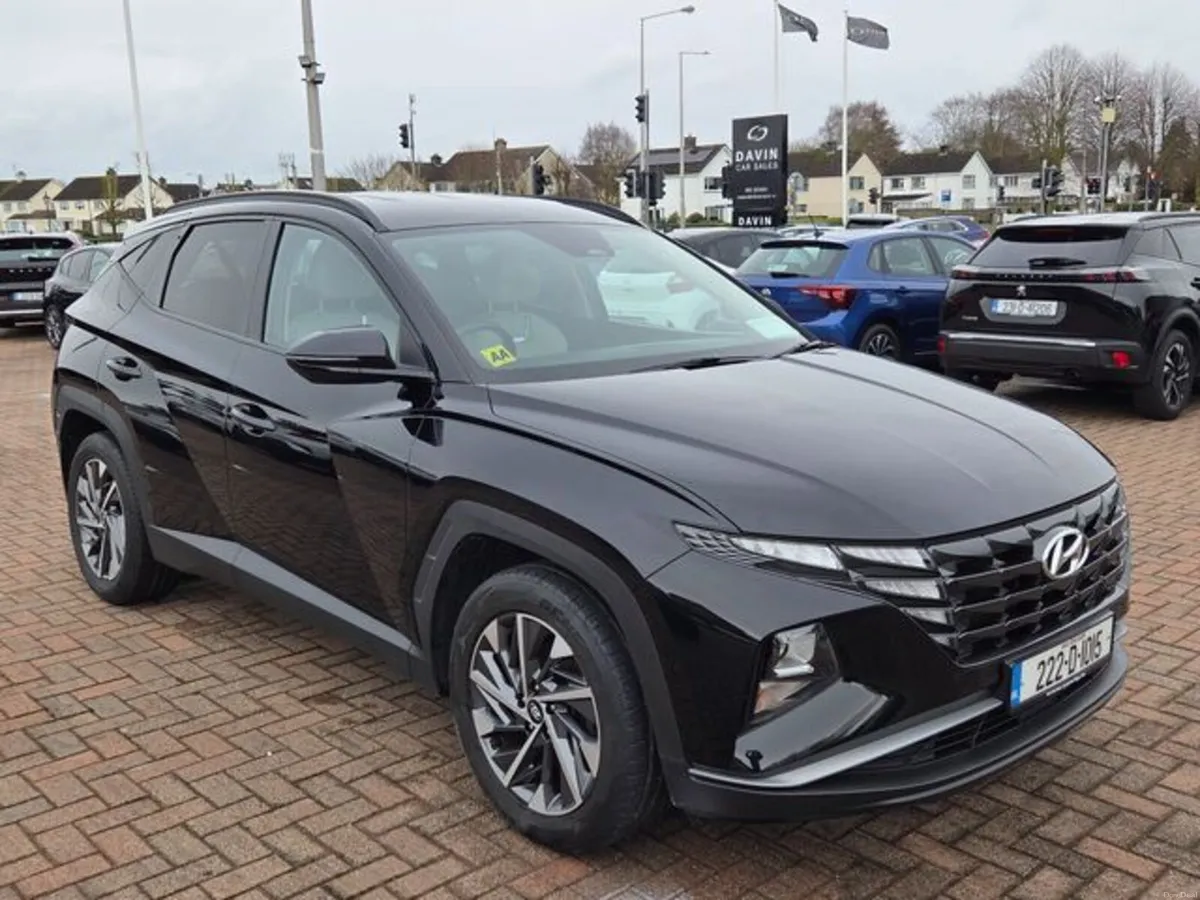 Hyundai Tucson ix35 Executive 5DR - Image 1