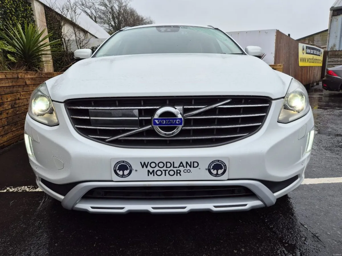 Volvo XC60 2.0 D4 AUTO / CLASSIC WITH SUNROOF / TA - Image 4