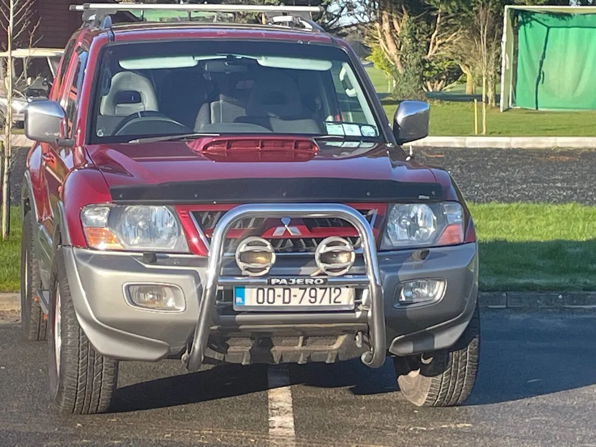 Mitsubishi Pajero 2000 - Image 1