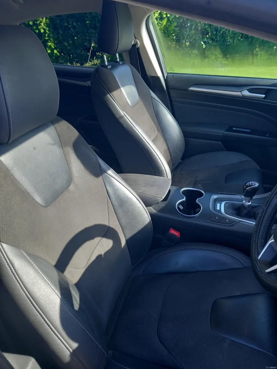 2017  Mondeo 1.5 Petrol - Image 4