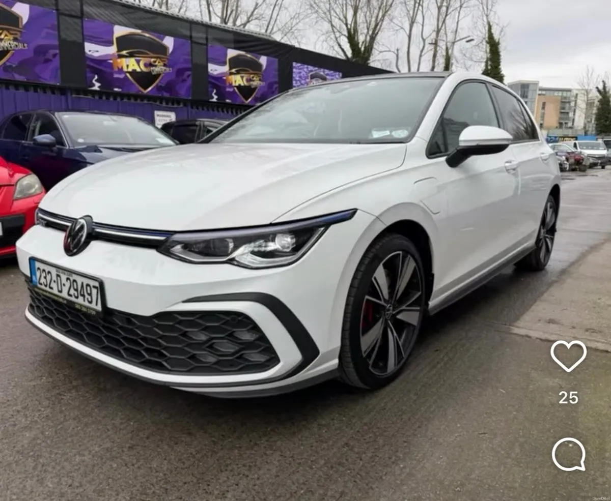 Volkswagen Golf 2023 GTE - Image 3