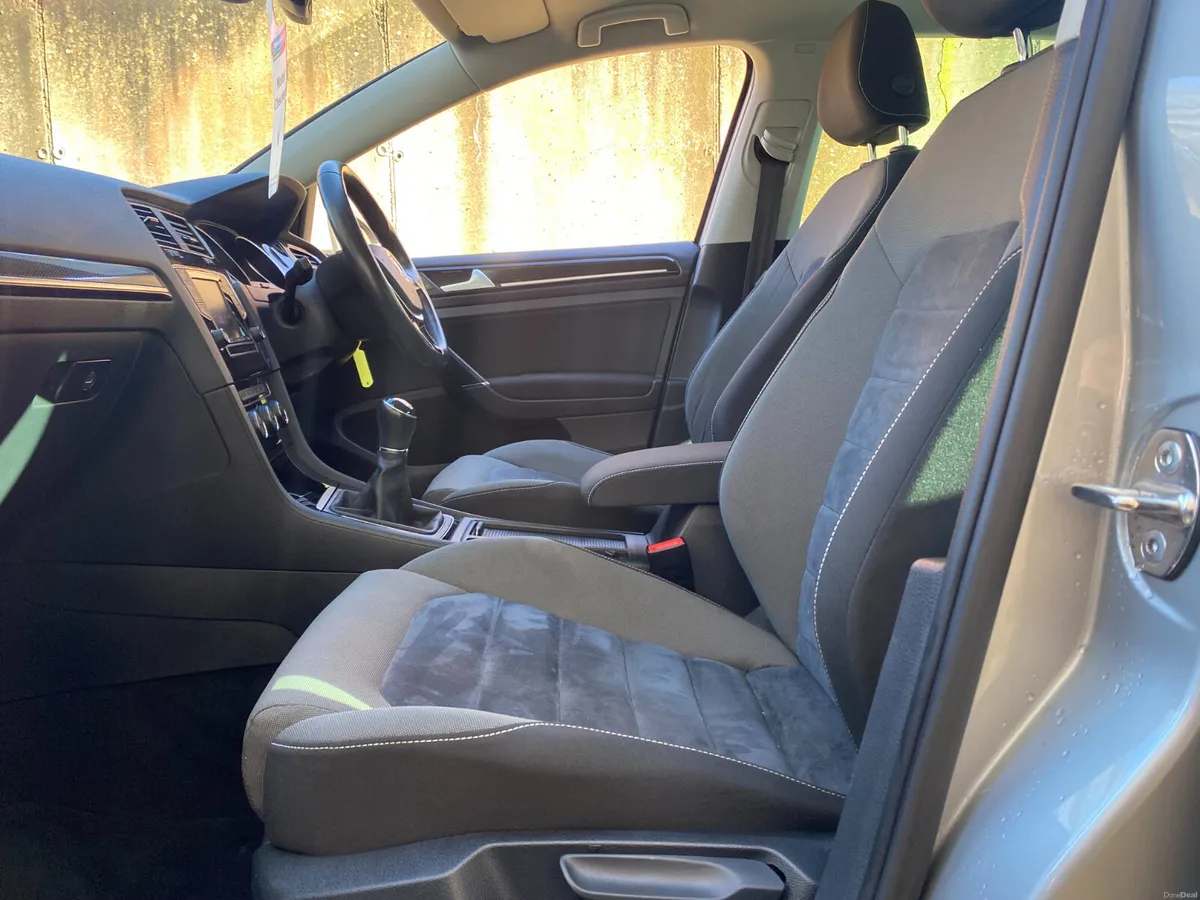 Volkswagen Golf 2015///HIGHLINE//MANUAL//FINANCE - Image 4