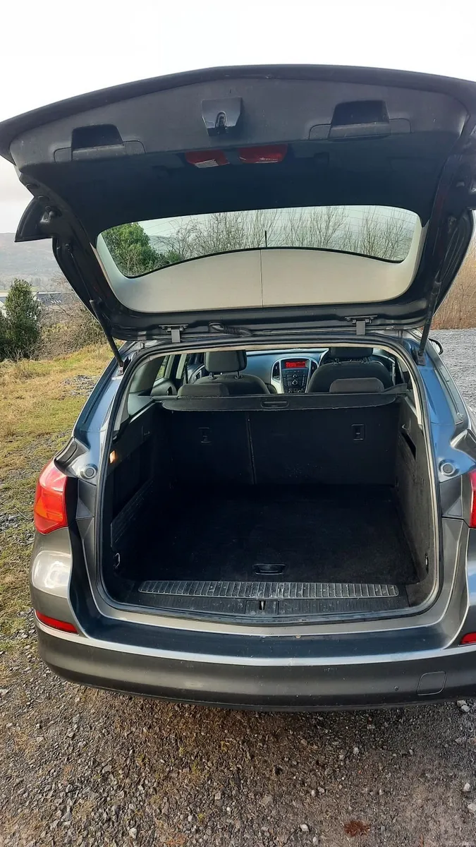 Vauxhall Astra 2011 - Image 4