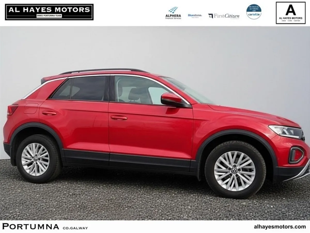 Volkswagen T-Roc LIFE 2.0 TDI 6SPEED 116BHP - Image 3