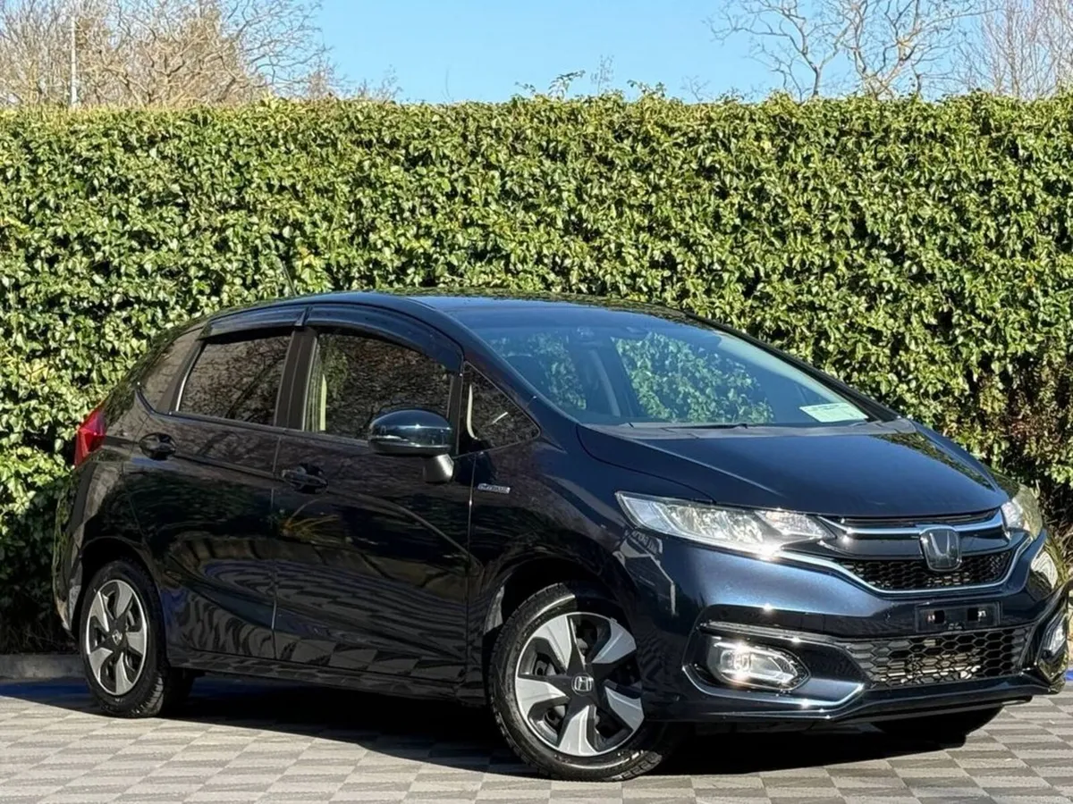 Honda Fit L-PACKAGE 1.5 HYBRID // HALF LEATHER SEA - Image 1