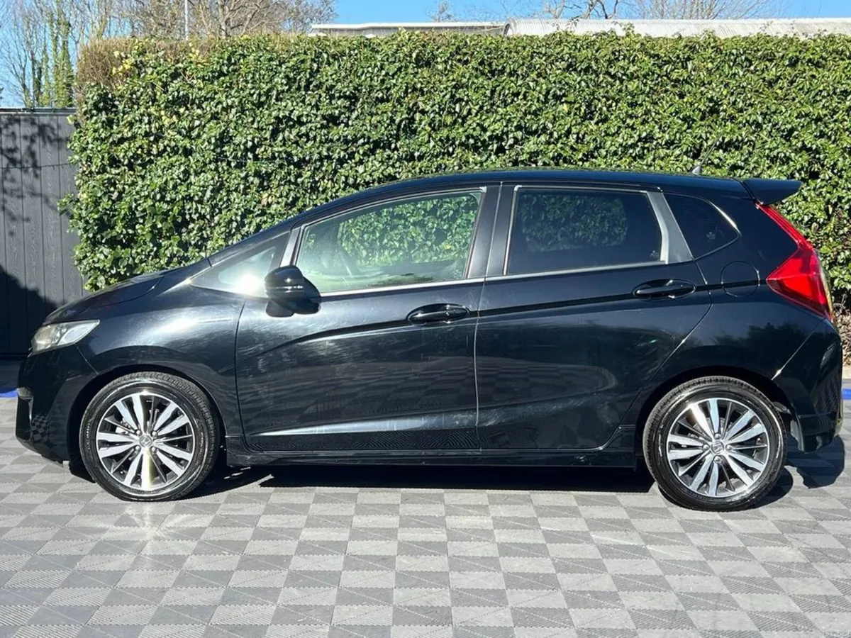 Honda Fit SPORT 1.5 HYBRID // DIAMOND CUT ALLOYS / - Image 3