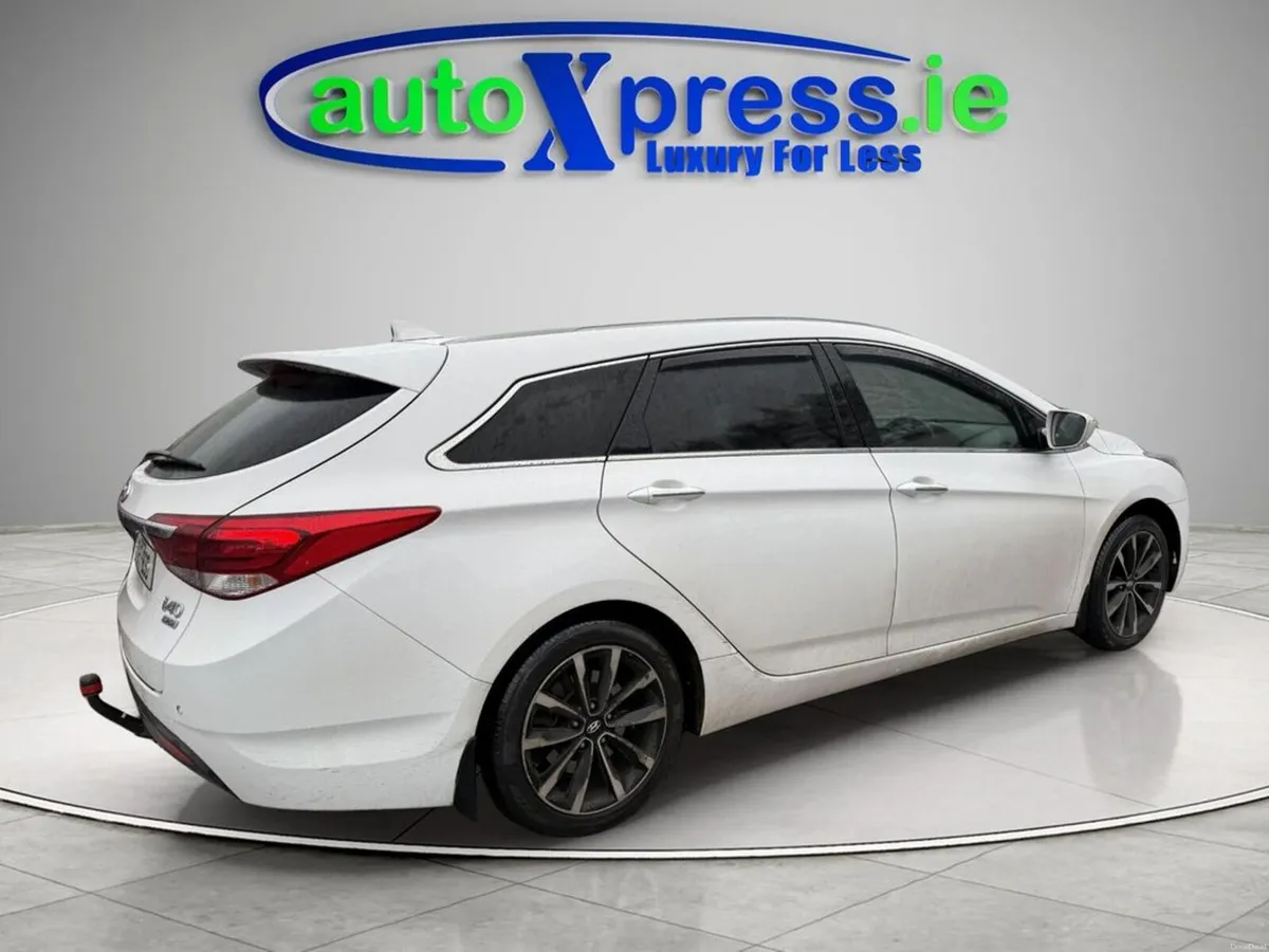 Hyundai i40 Tourer Executive 5DR - Image 3