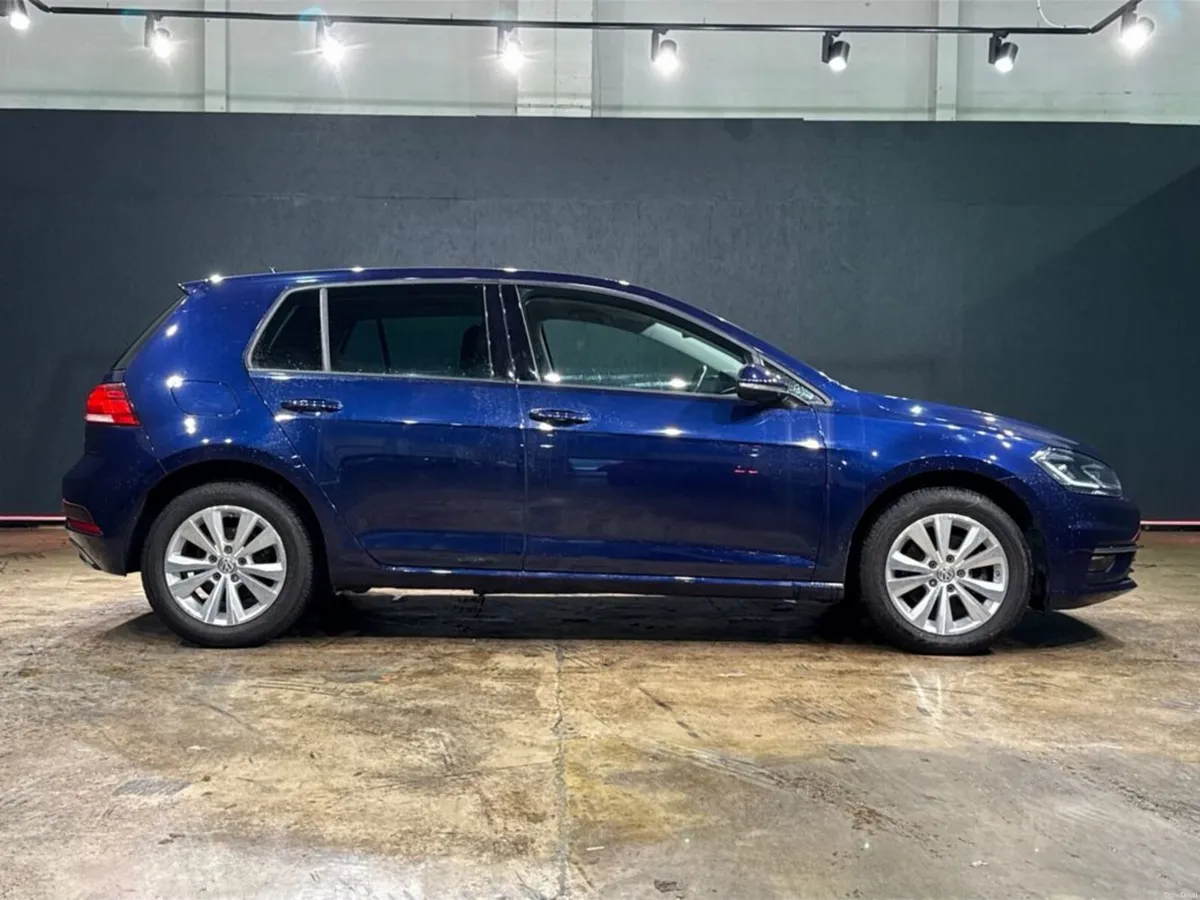 Volkswagen Golf 1.2L TSI AUTOMATIC - REVERSE CAMER - Image 3