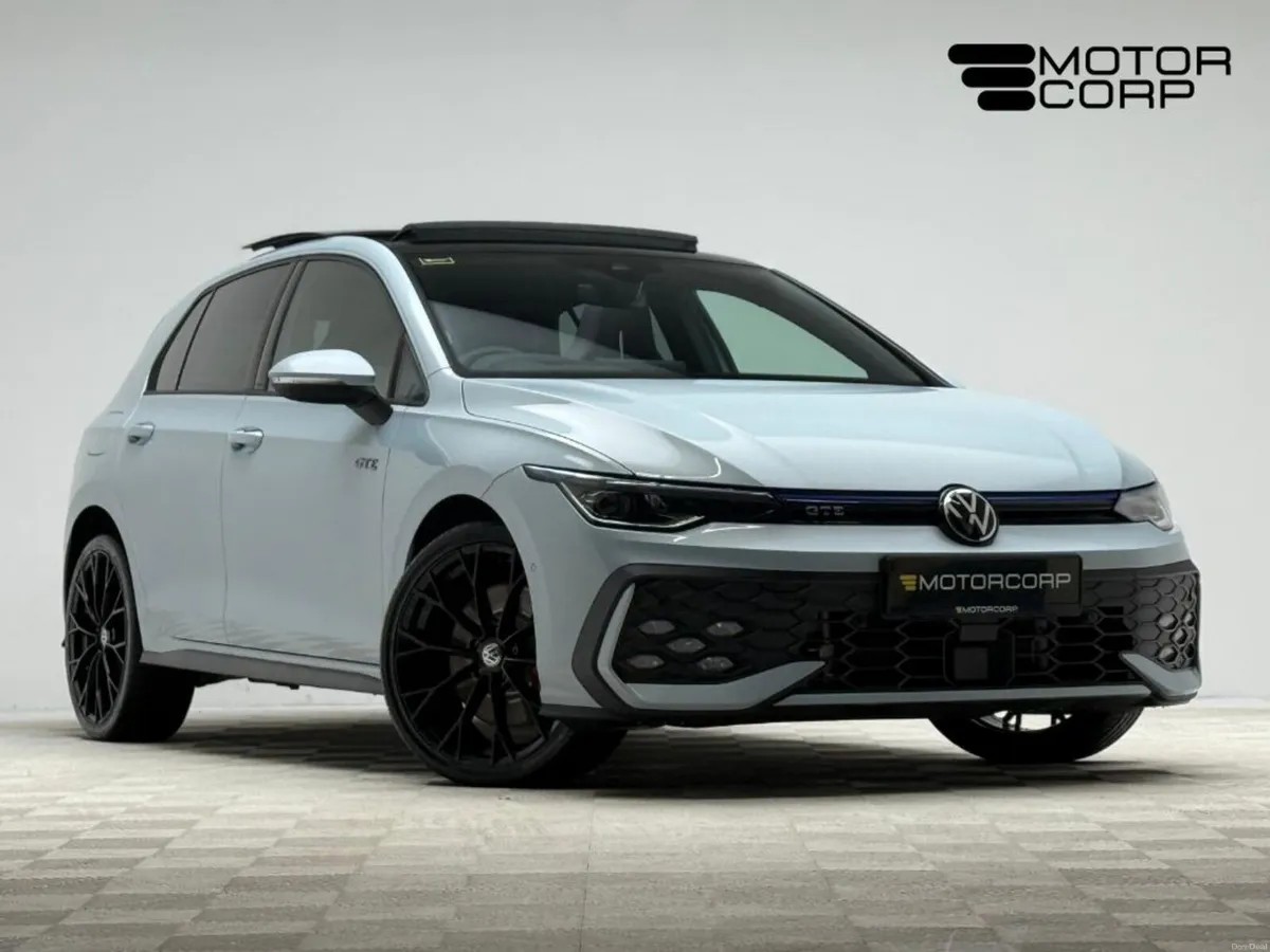 Volkswagen Golf GTE 1.5 PHEV 272HP DSG *PAN ROOF* - Image 1