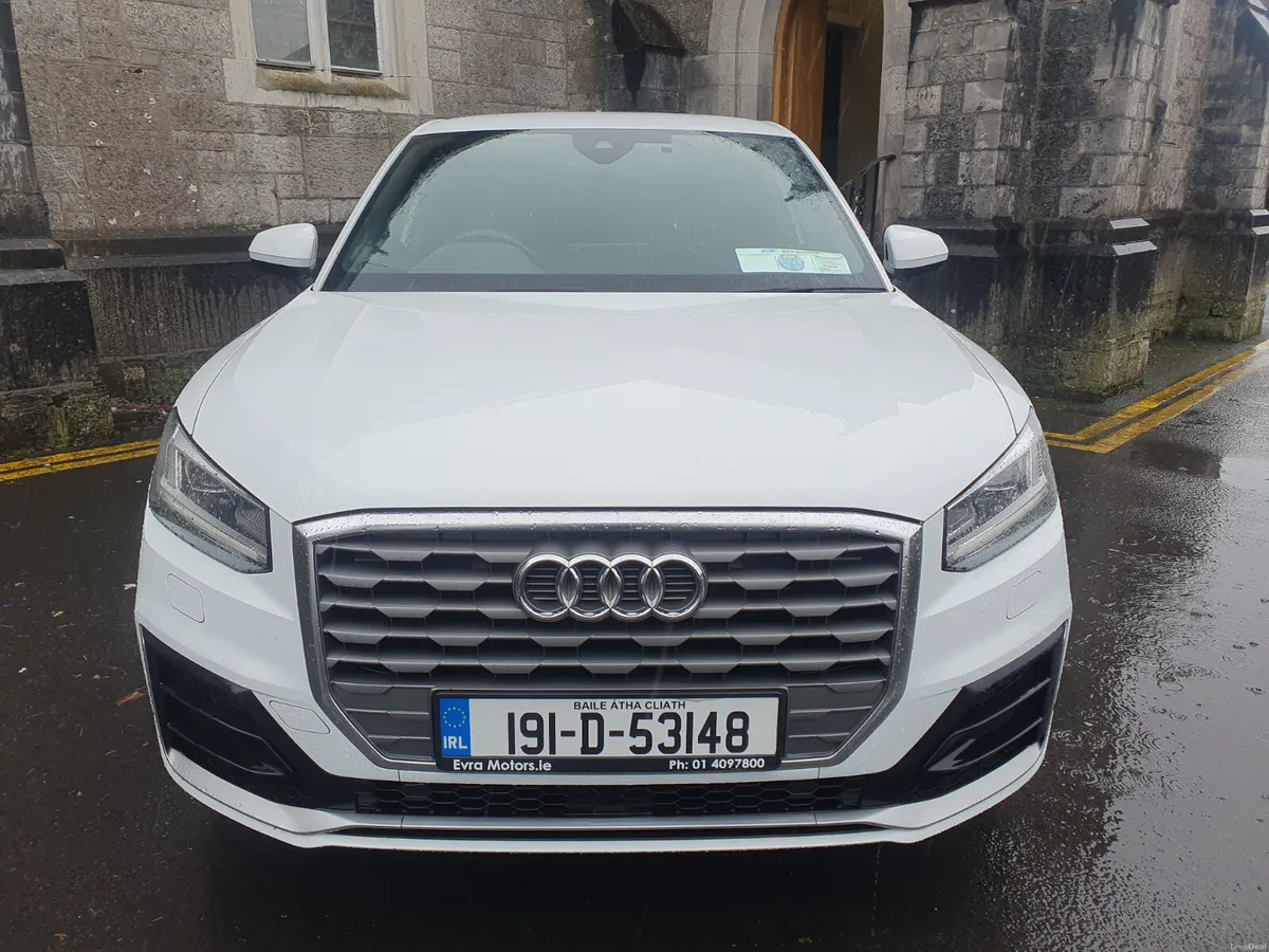Audi Q2 // 2019 // S-LINE // AUTOMATIC - Image 2