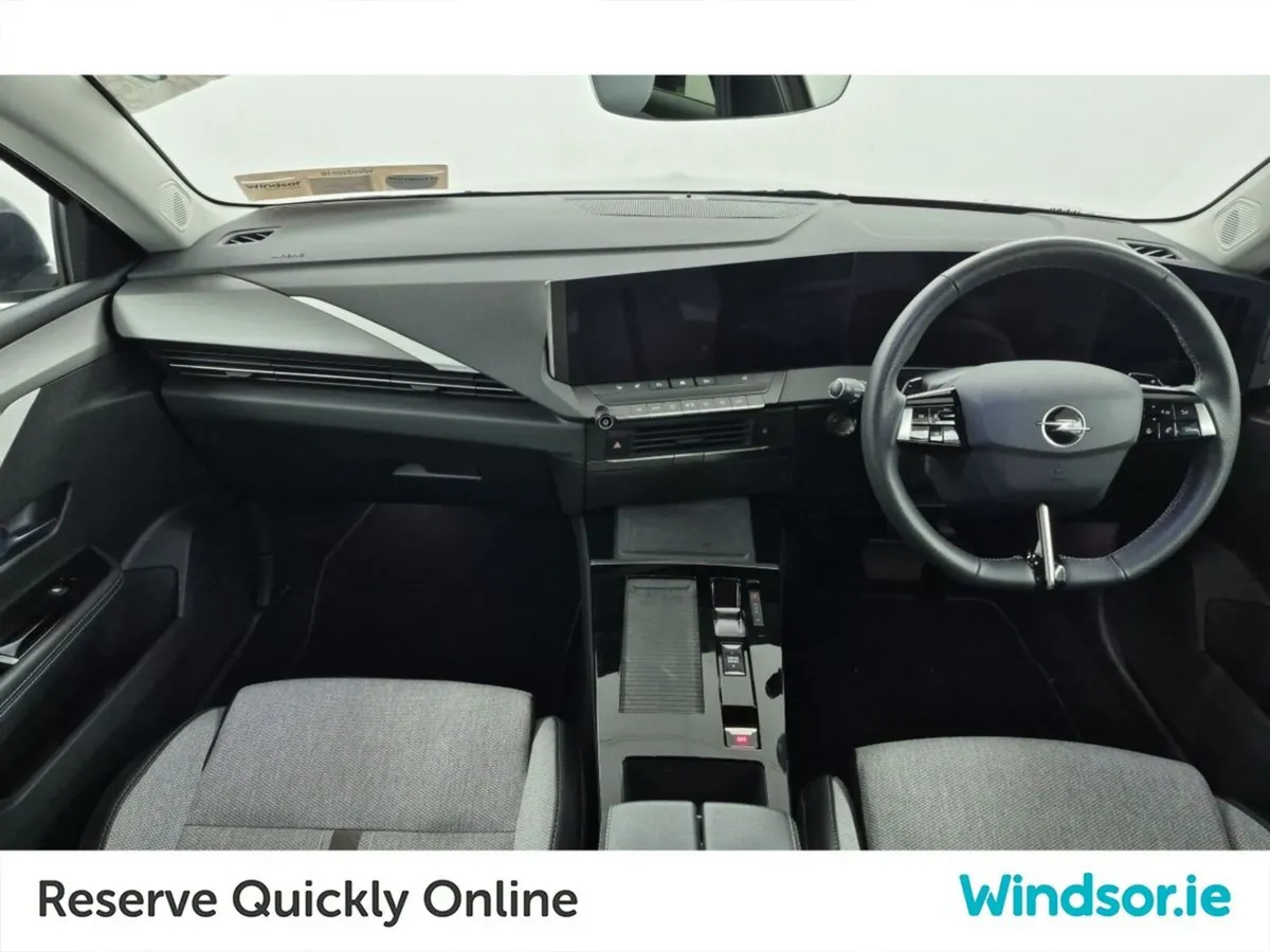 Opel Astra Elegance 1.2 Turbo 130PS 8 Speed Auto - Image 4