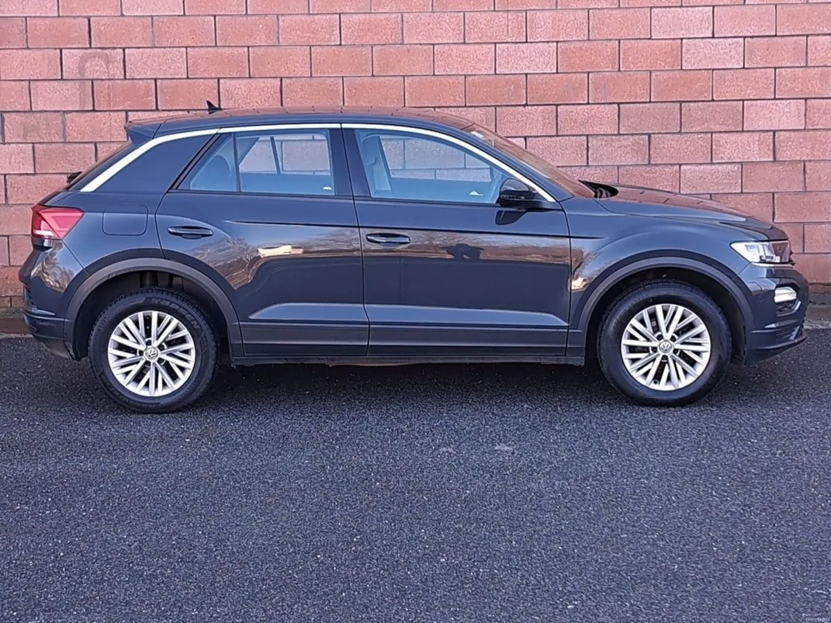 Volkswagen T-Roc SE Model 1.6 Diesel 115 BHP with - Image 4