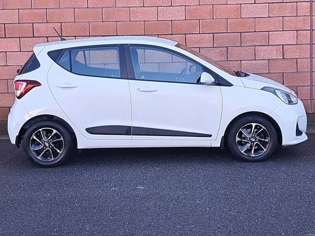Hyundai i10 Deluxe Model 1.0 Petrol. - Image 4