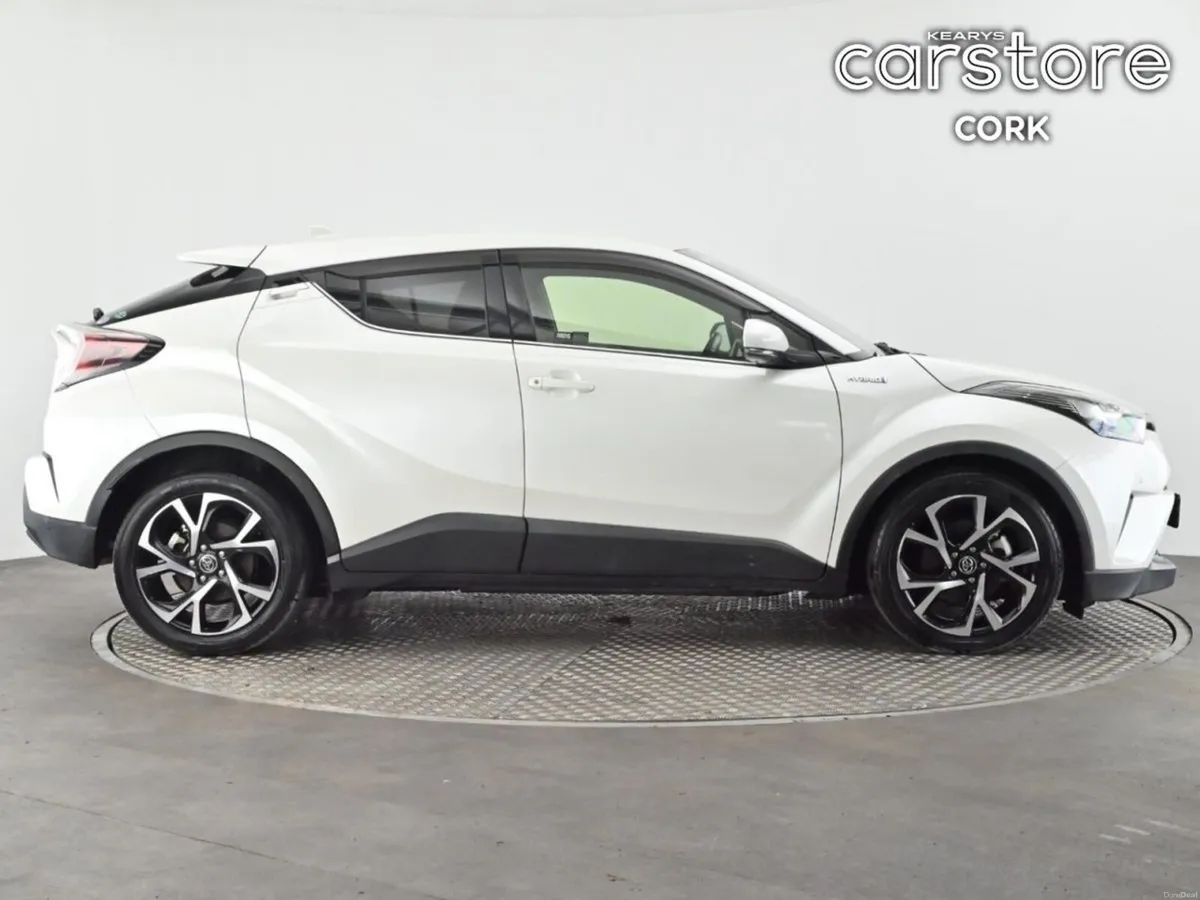 Toyota C-HR 1.8 HYBRID Auto - Image 2