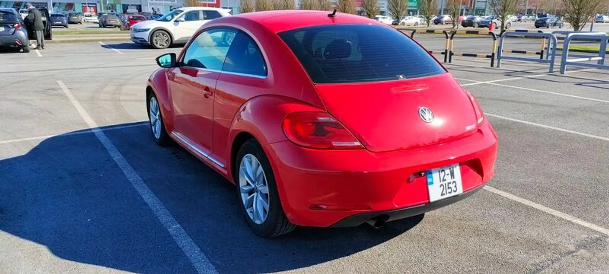 2012 Volkswagen Beetle - Image 4