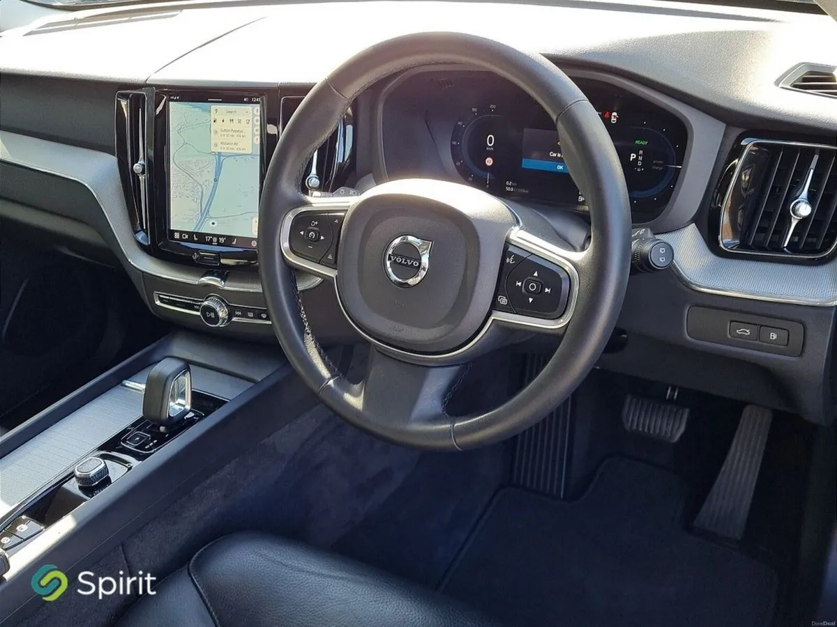Volvo XC60 T6 Recharge AWD SUN ROOF - Image 4