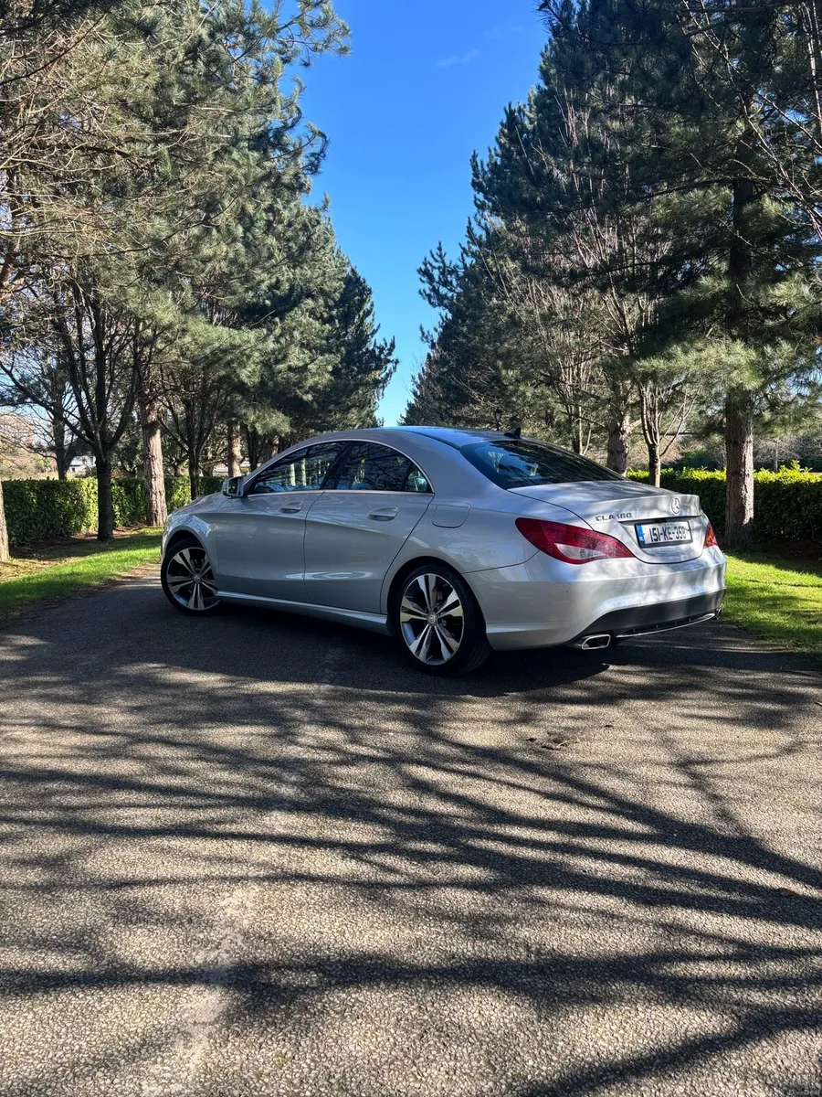 Mercedes Benz CLA180 URBAN - Image 3