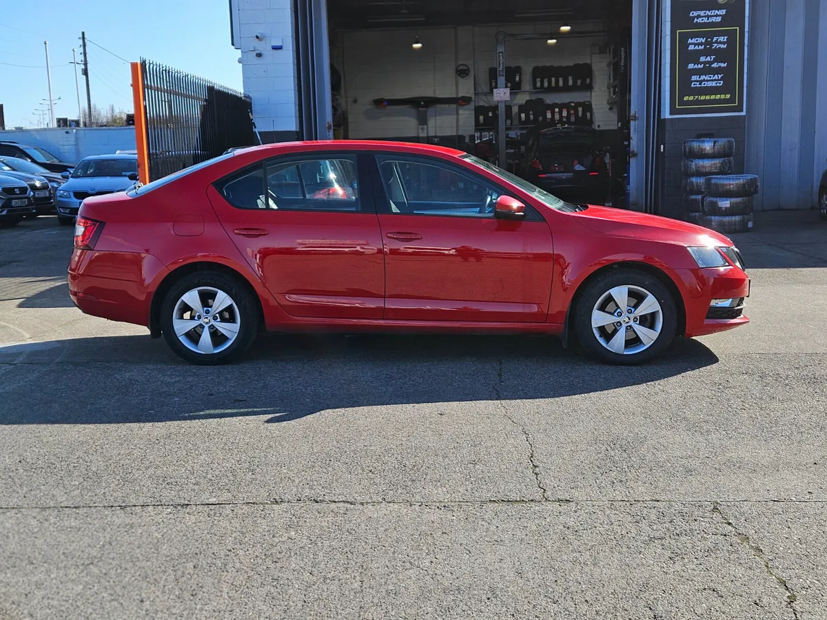 Skoda Octavia 2019 - Image 2