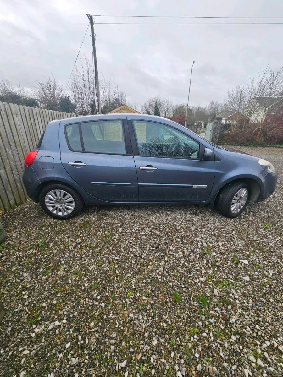 Renault Clio 1.1 - Image 2
