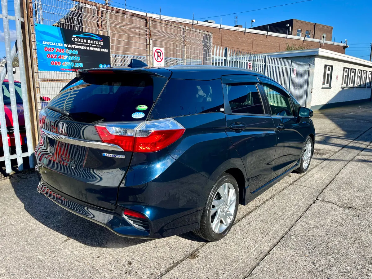 Honda shuttle 2015 hybrid - Image 4