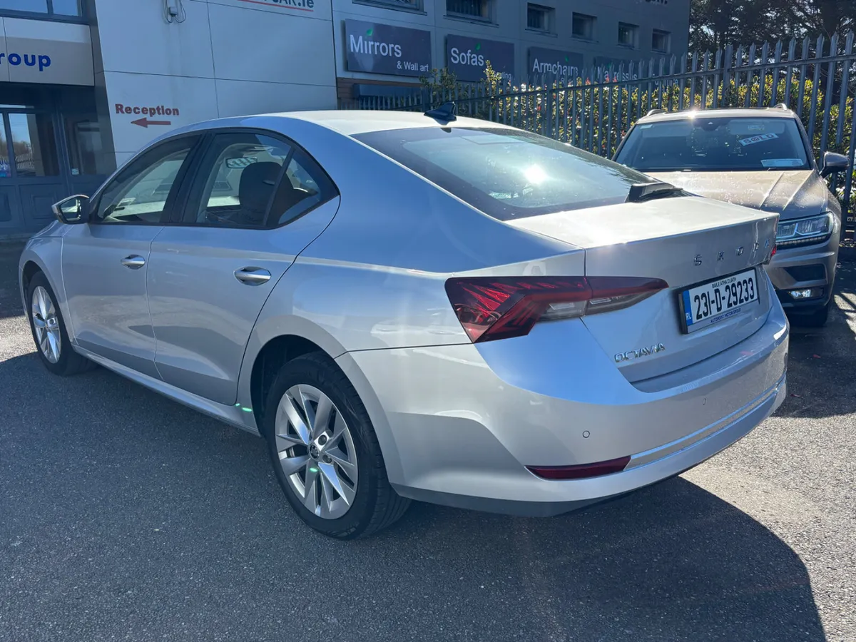 2.0 TDI AMBITION (115BHP) - SAVE 2000eur - Image 2