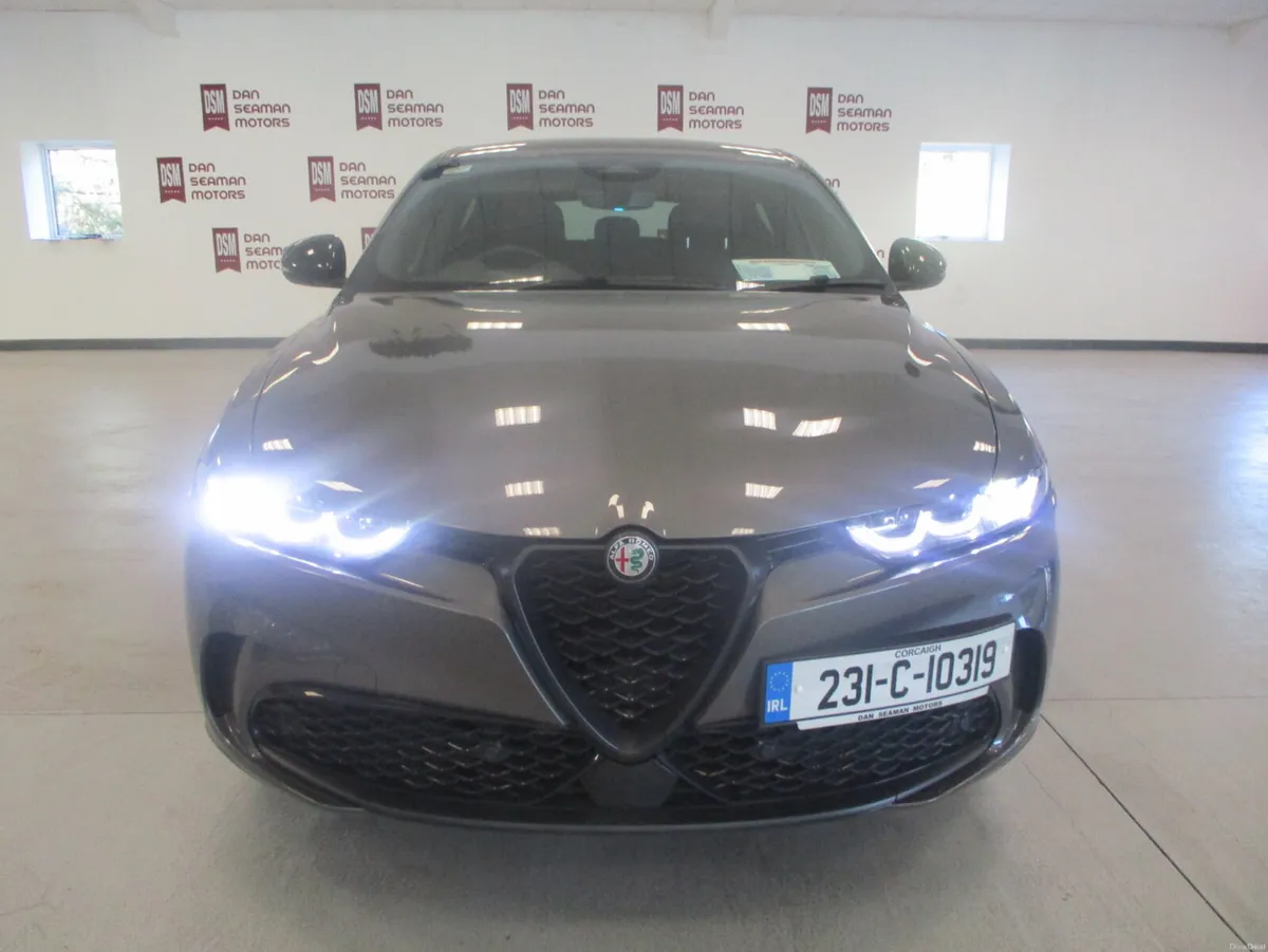 Alfa Romeo Tonale VELOCE PHEV Q4 2023 - Image 4