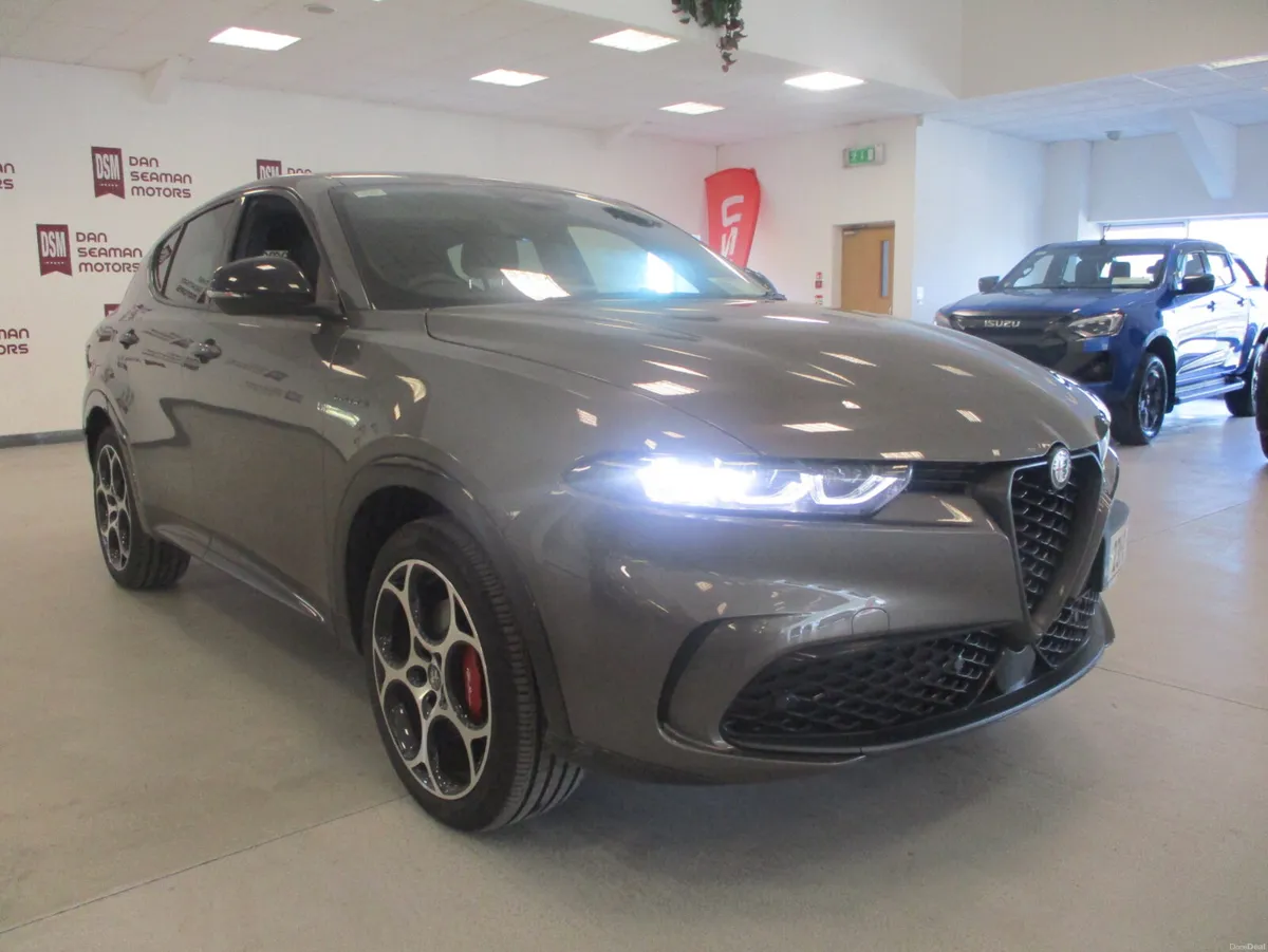 Alfa Romeo Tonale VELOCE PHEV Q4 2023 - Image 3