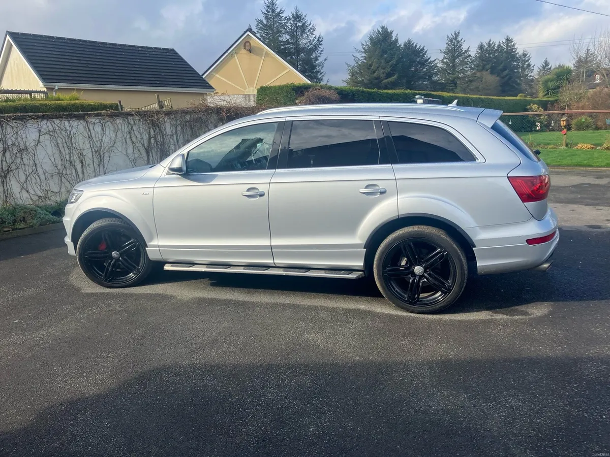 2014 Audi Q7-7 Seater S line - Image 4