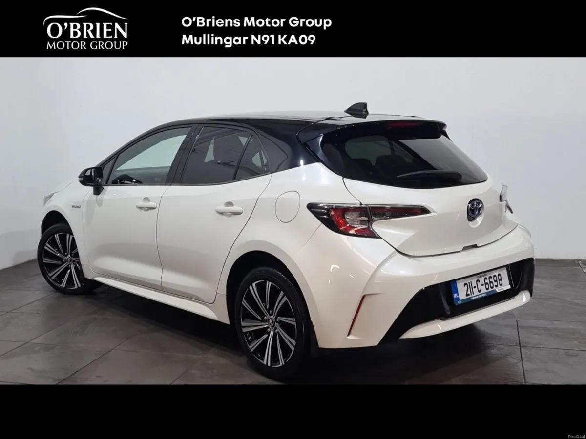 Toyota Corolla 1.8 Hybrid Luna Sport Hatchback - Image 3