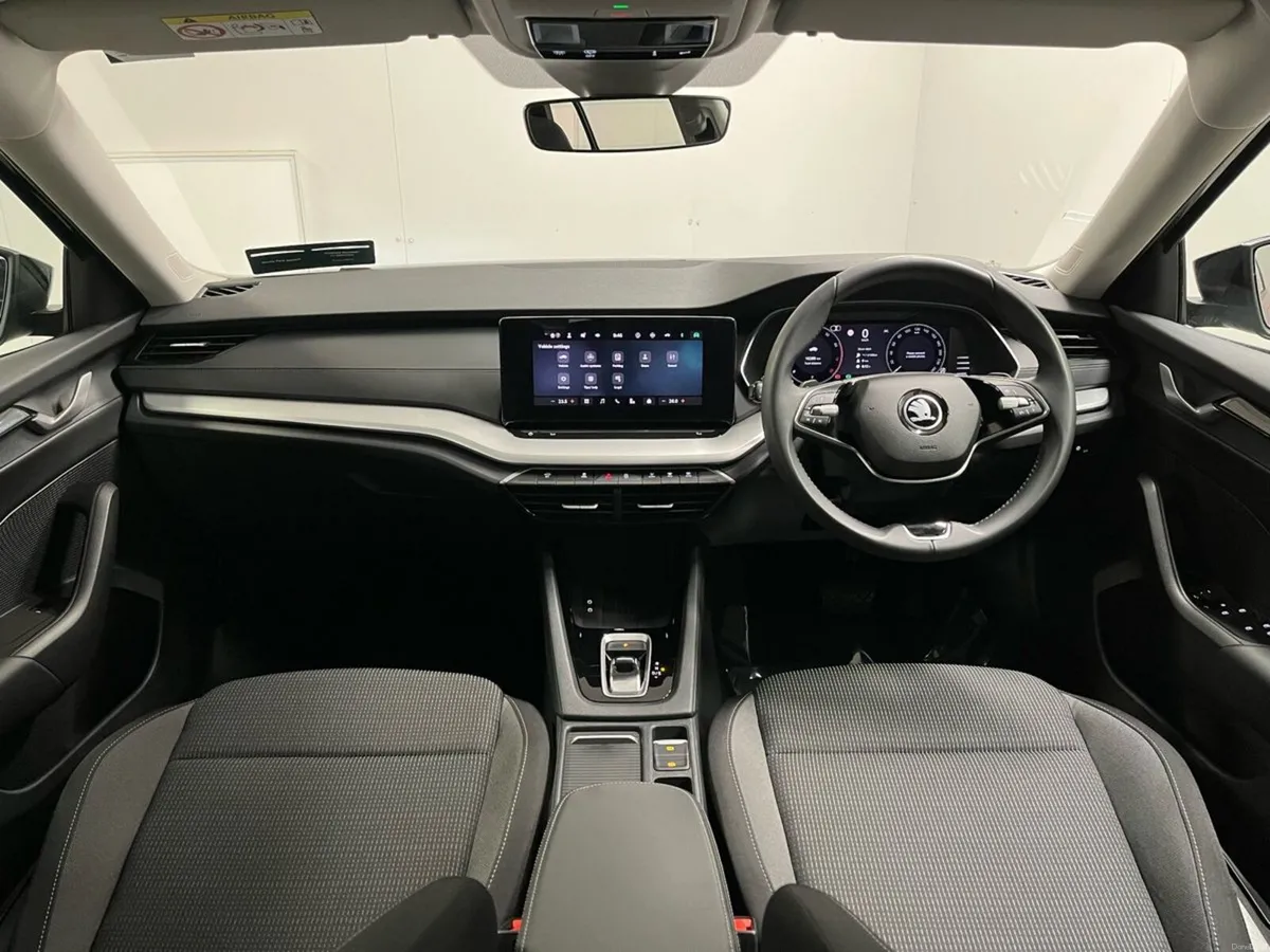 Skoda Octavia Selection Combi DSG 1.5TSI 115BHP - - Image 3