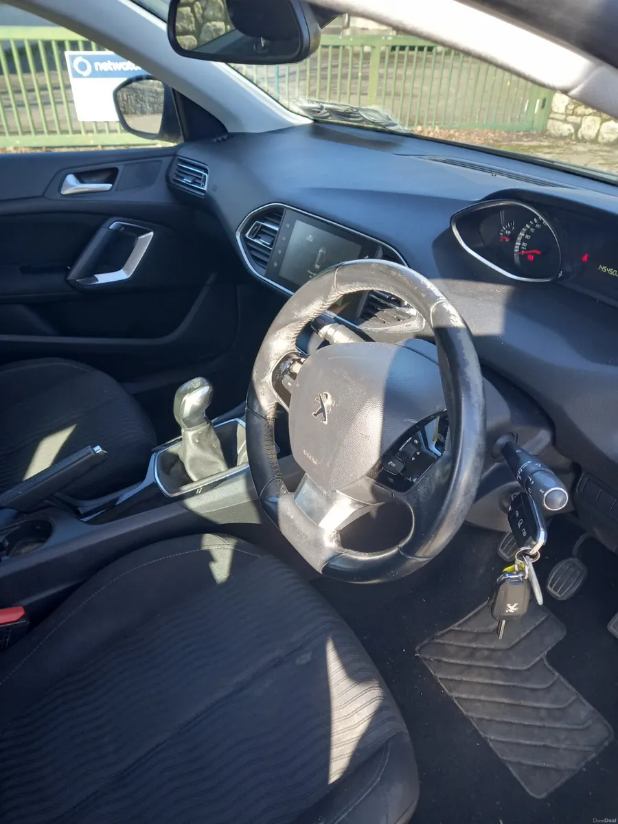 2015 Peugeot 308 1.2 Petrol - Image 4