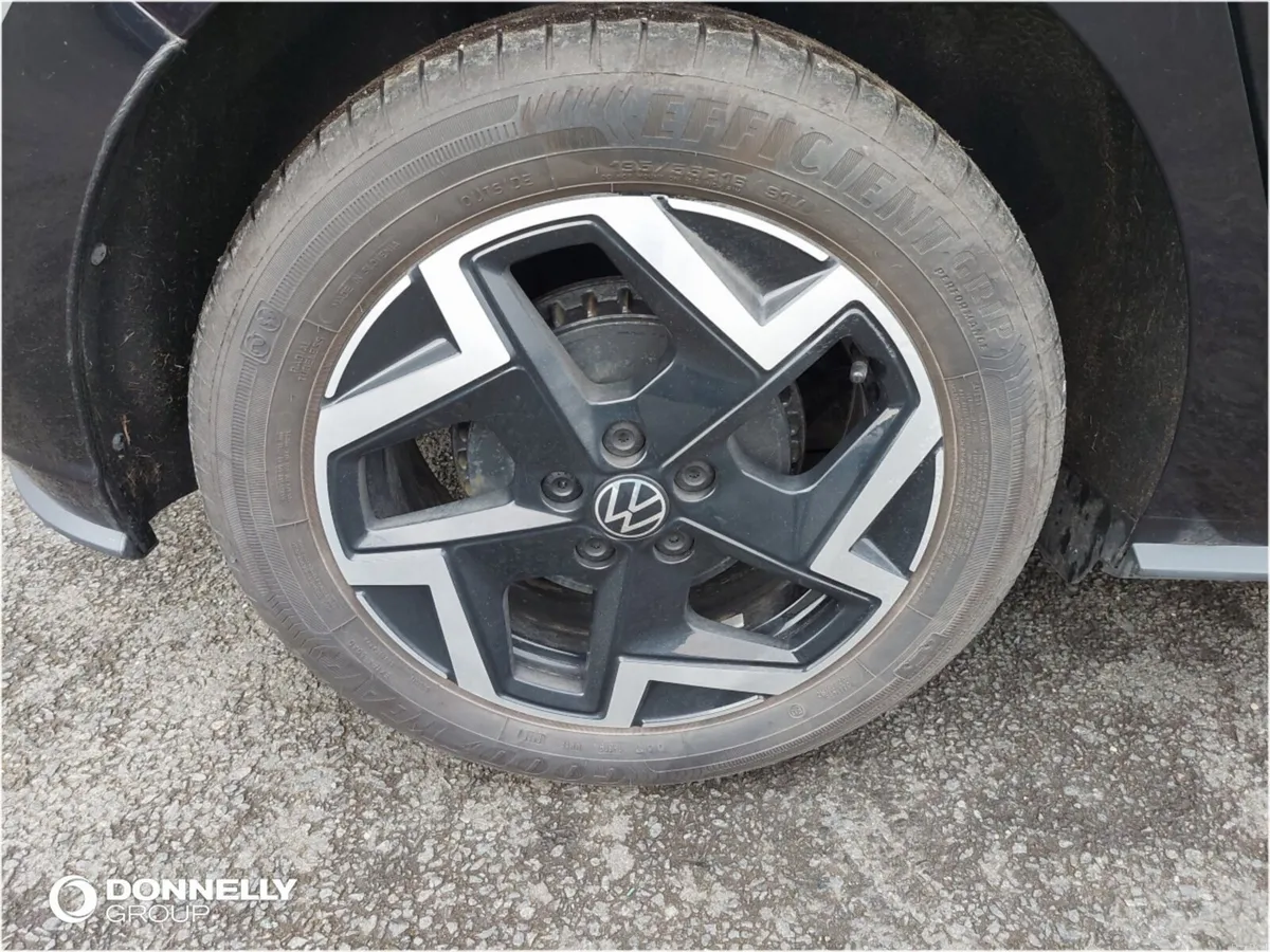 Volkswagen Polo Hatchback R-Line - Image 4