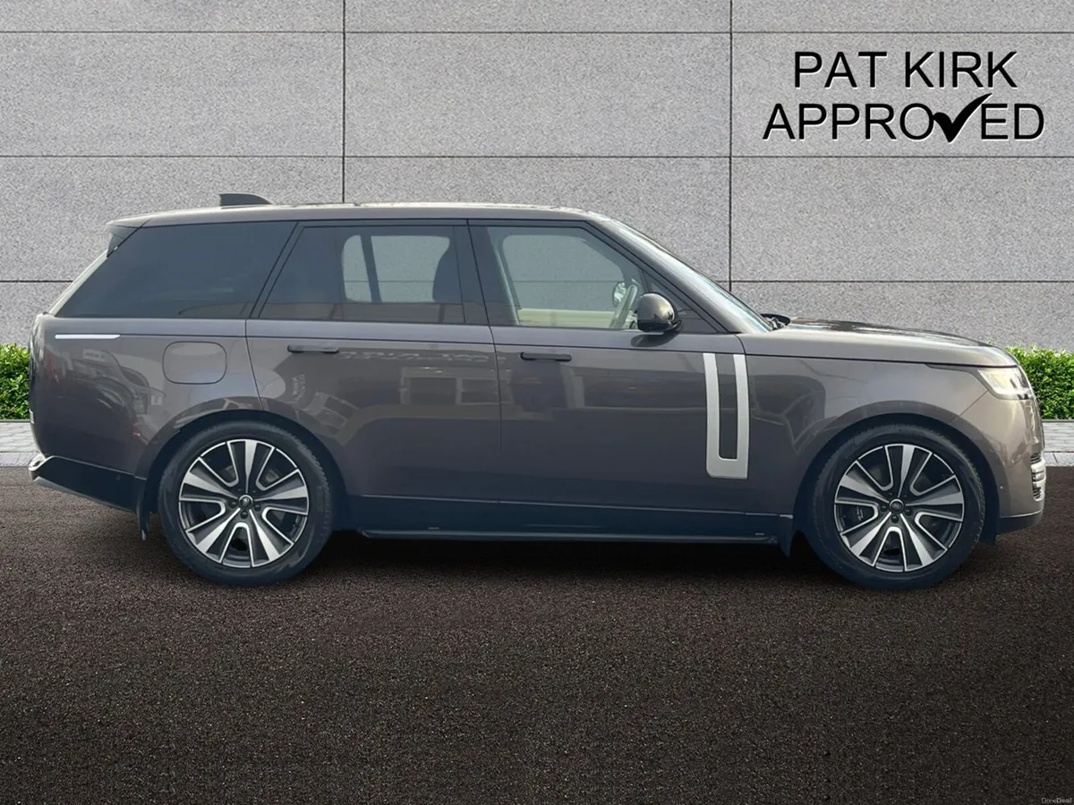 Land Rover Range Rover Estate First Edition - Image 4