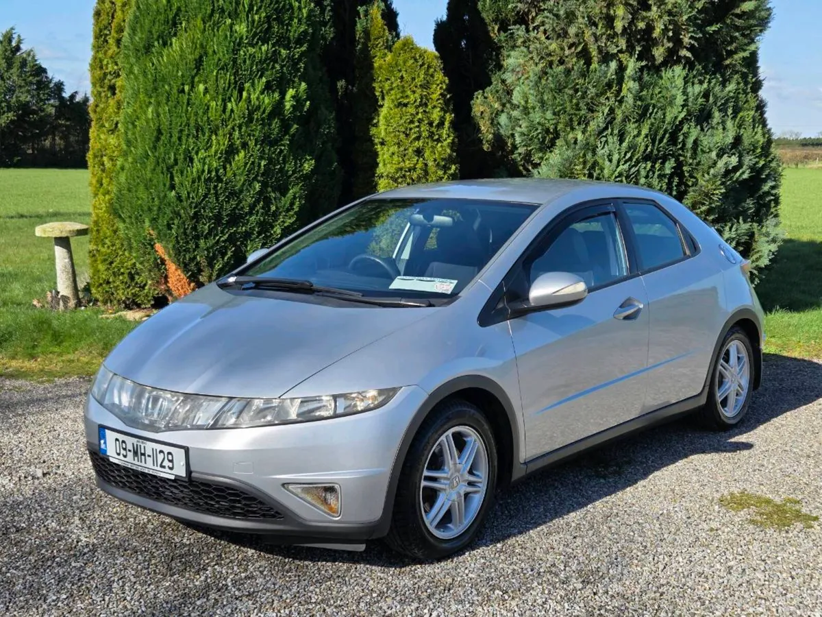 Very Low Mileage Honda Civic 1.4 SE 5 Door - Image 2