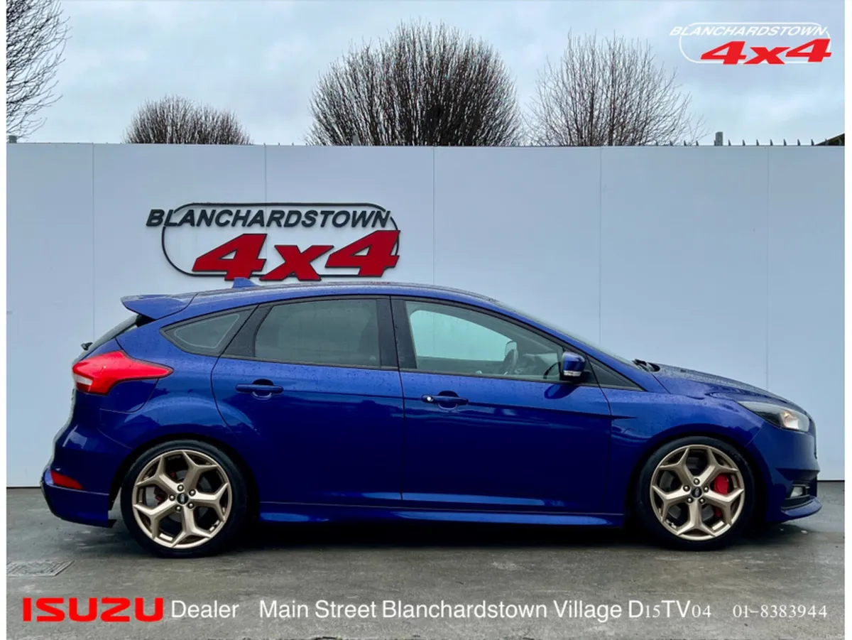 Ford Focus ST2 DEEP IMPACT BLUE 250hp - Image 4
