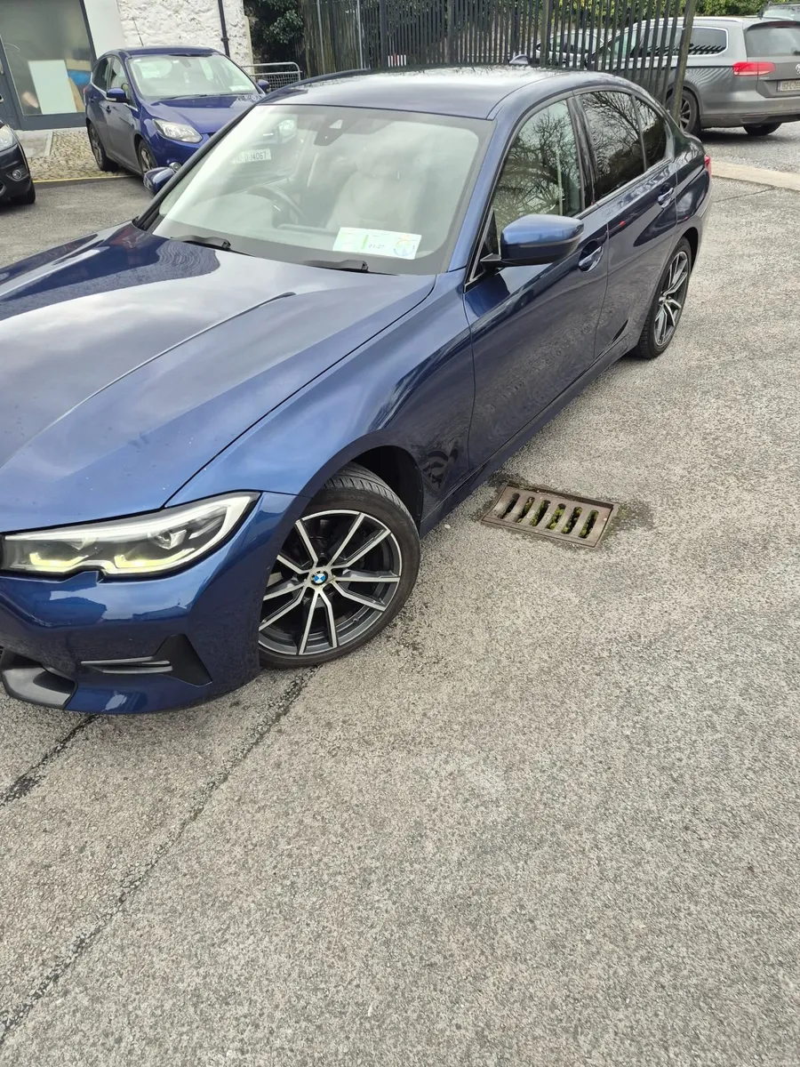 BMW 3- series 2019 - Image 2