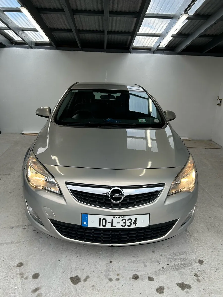2010 Opel Astra 1.4 Petrol taxed and tested - Image 2
