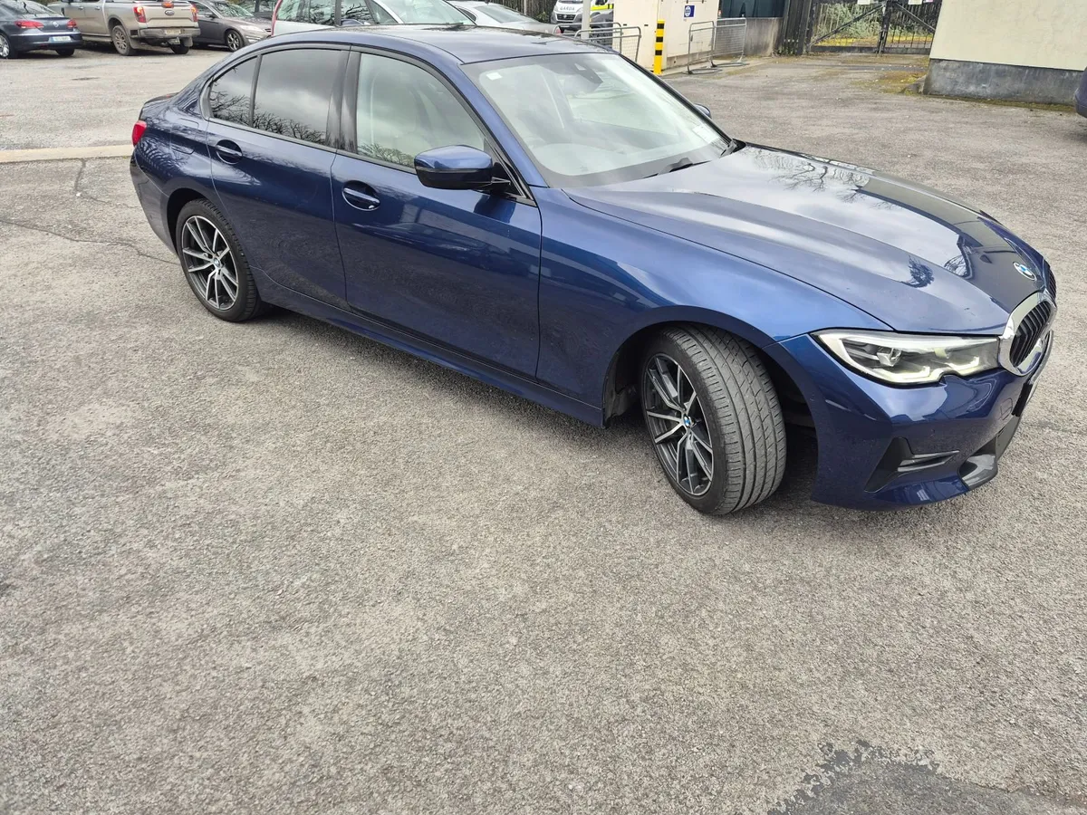 BMW 3- series 2019 - Image 3