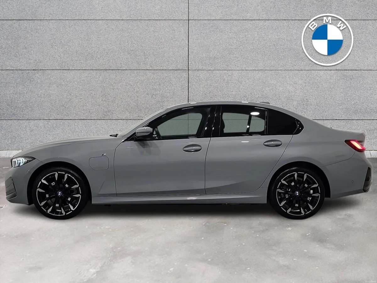 BMW 3-Series 330e M Sport Saloon - Image 3
