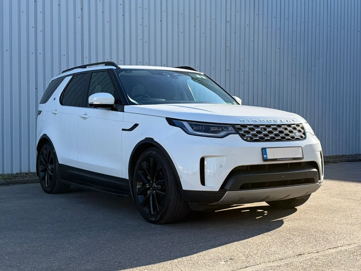2022 Land Rover Discovery 5 SE Commercial 2 Seater - Image 1