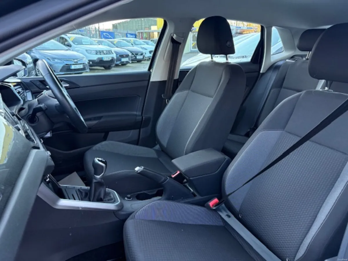 Volkswagen Polo 2024 TSi 1.0 Life Model - Image 4