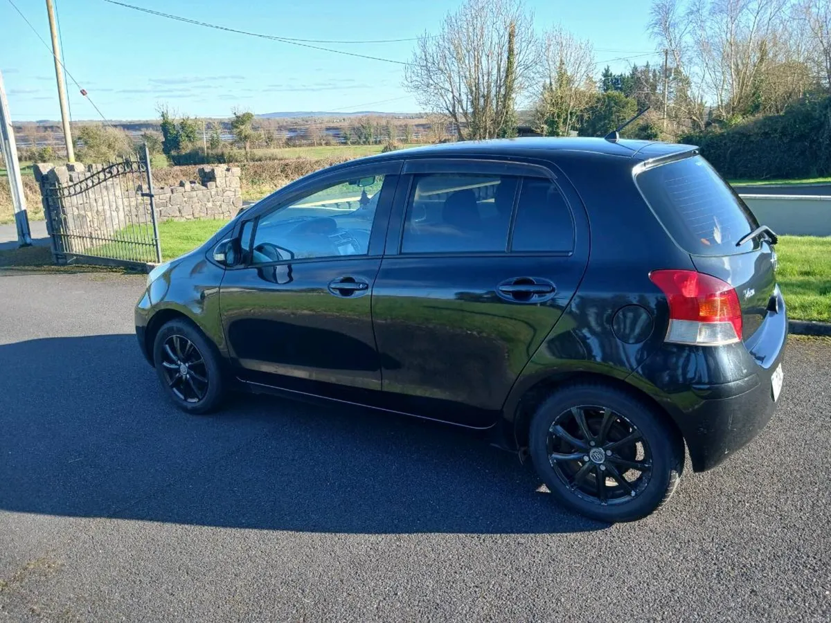 2010 Toyota yaris automatic - Image 2